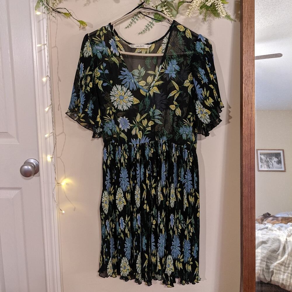 Zara Floral Pleated Dress Size XS - Picture 9 of 10